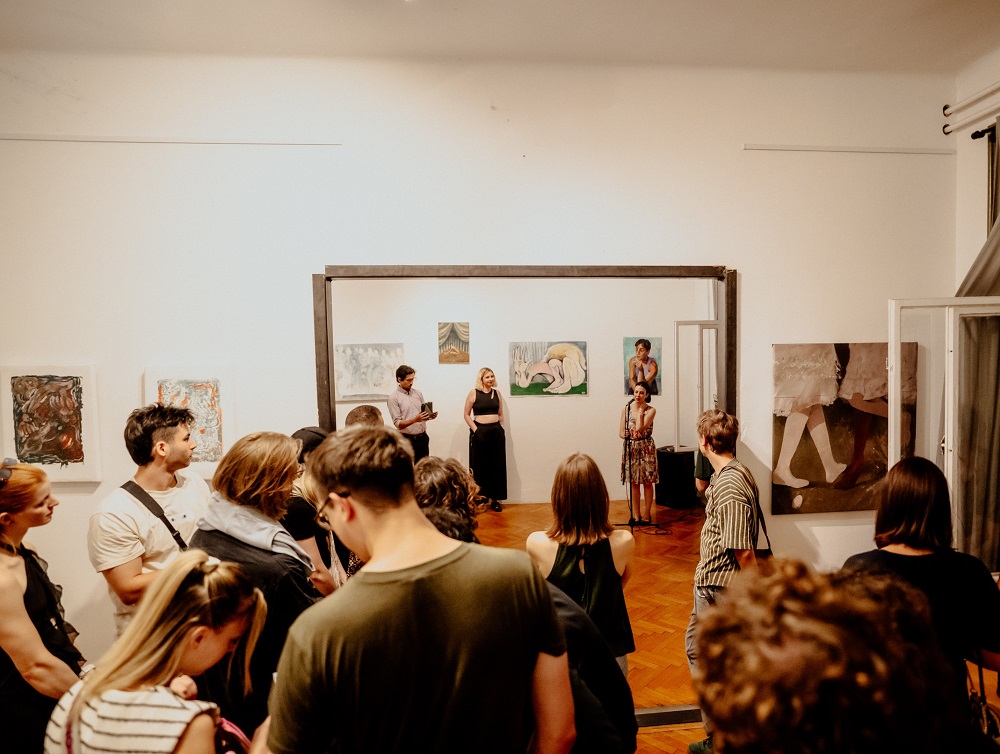 Embajada de Colombia en Hungría acompañó la exposición de artistas colombianos en la Galería Turbina de Budapest