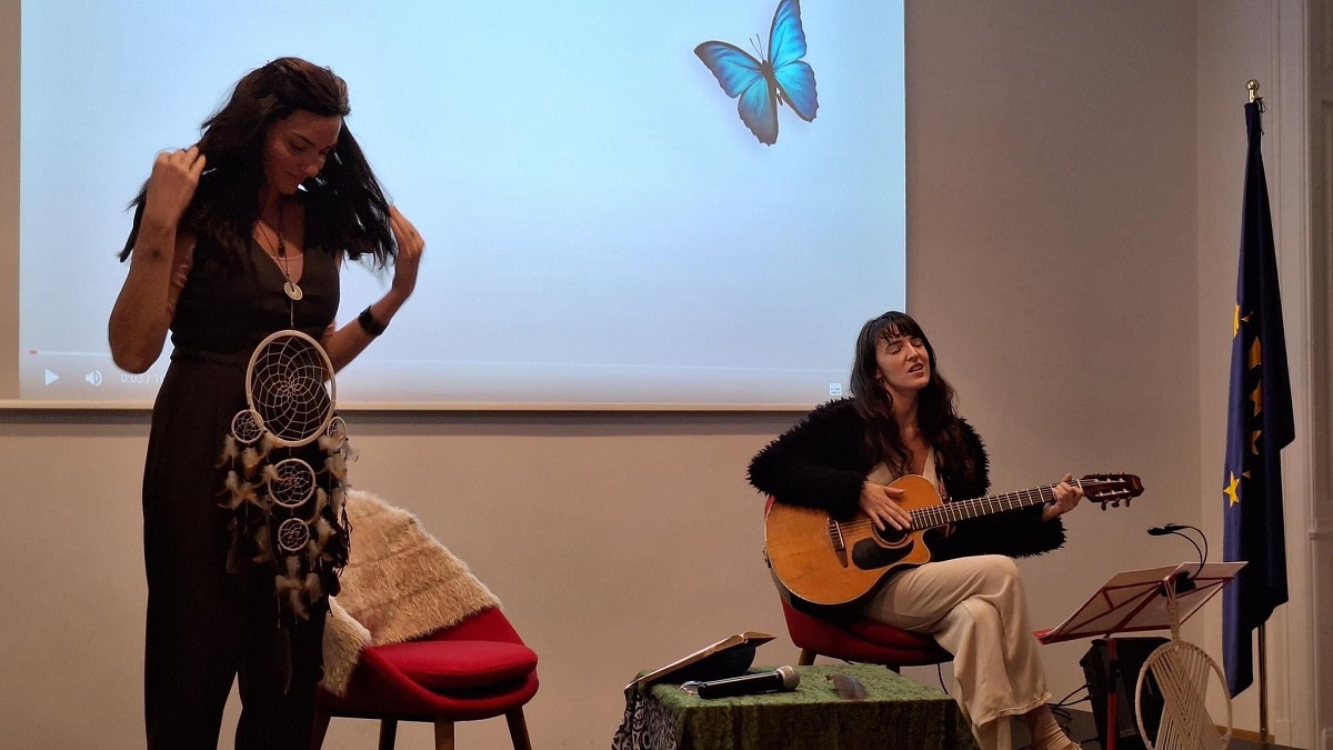 Zsófia Jozifek, Réka Tóth. Fuente Instituto Cervantes