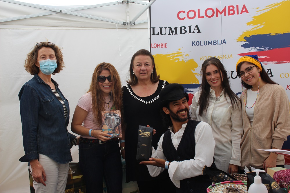 La Embajada de Colombia en Hungría participó en el Festival de Barrio Terézváros 