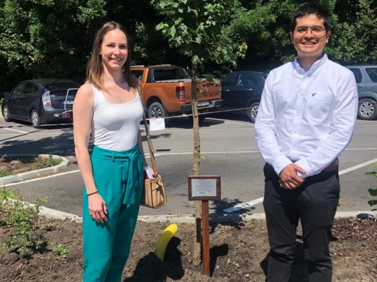 Embajadores de América Latina siembran árboles en el parque Normafa de Budapest