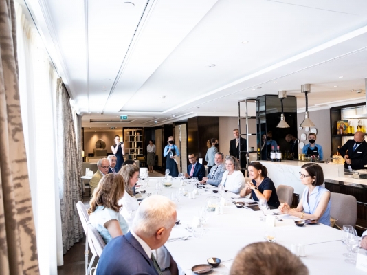 Almuerzo de trabajo ofrecido por Colombia, en el marco del Grupo Francófono, en honor de la Ministra de Familia, Katalin Novak. 