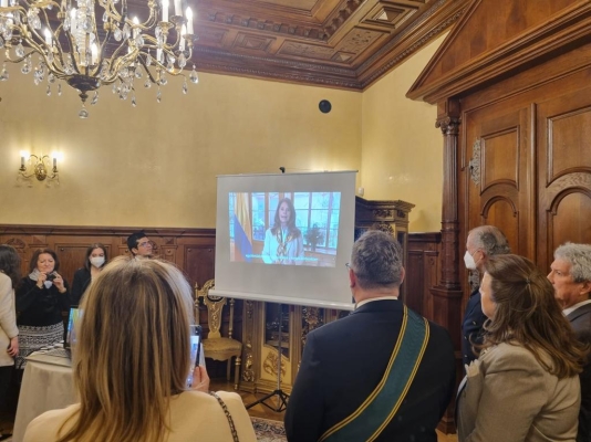 Ceremonia de condecoración del Ex-Embajador de Hungría en Colombia Lóránd Endreffy con la Gran Cruz de la Orden de San Carlos