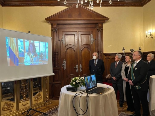 Ceremonia de condecoración del Ex-Embajador de Hungría en Colombia Lóránd Endreffy con la Gran Cruz de la Orden de San Carlos