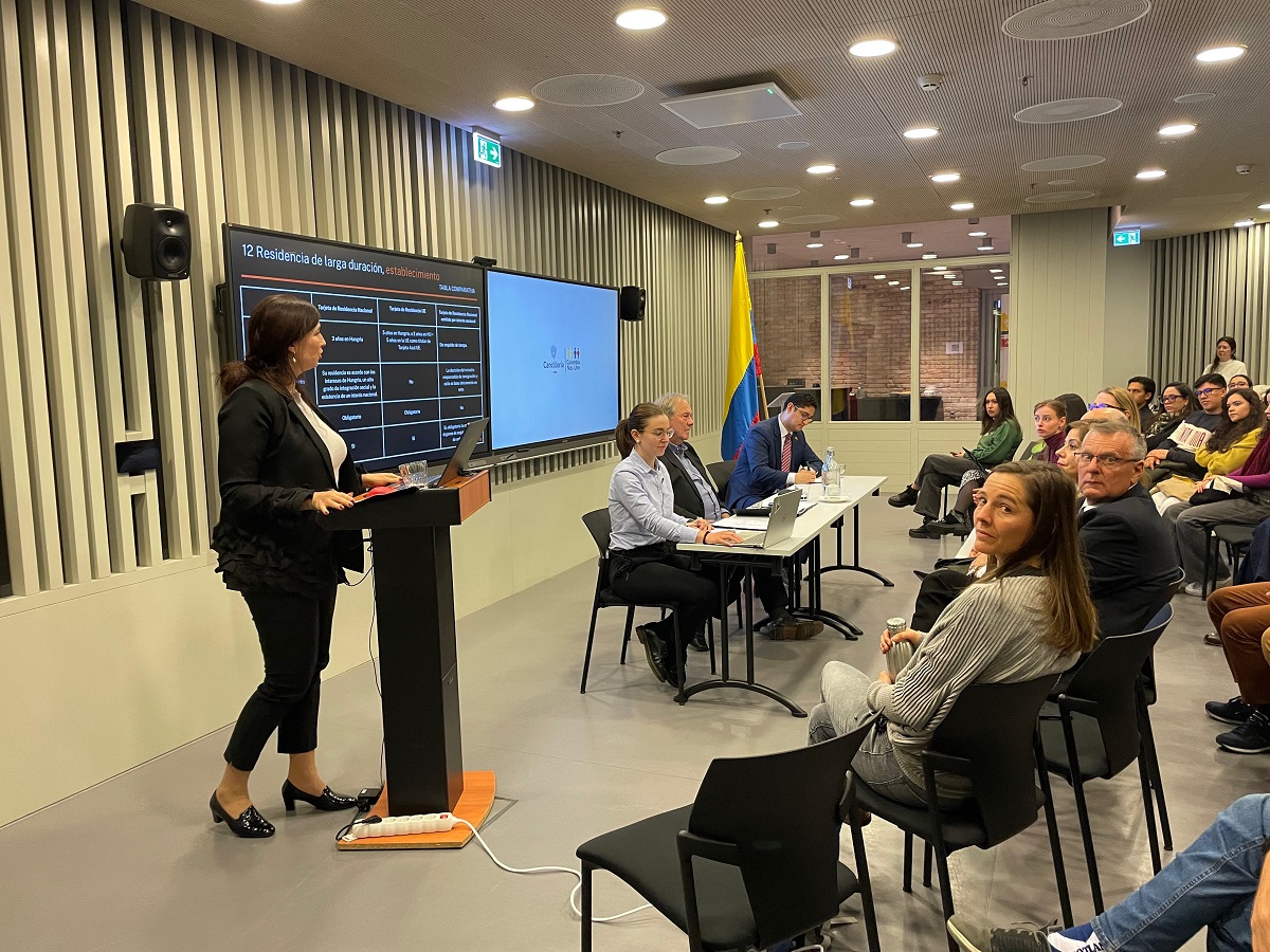 Embajada de Colombia en Hungría y su sección consular organizaron una charla sobre la nueva Ley Migratoria