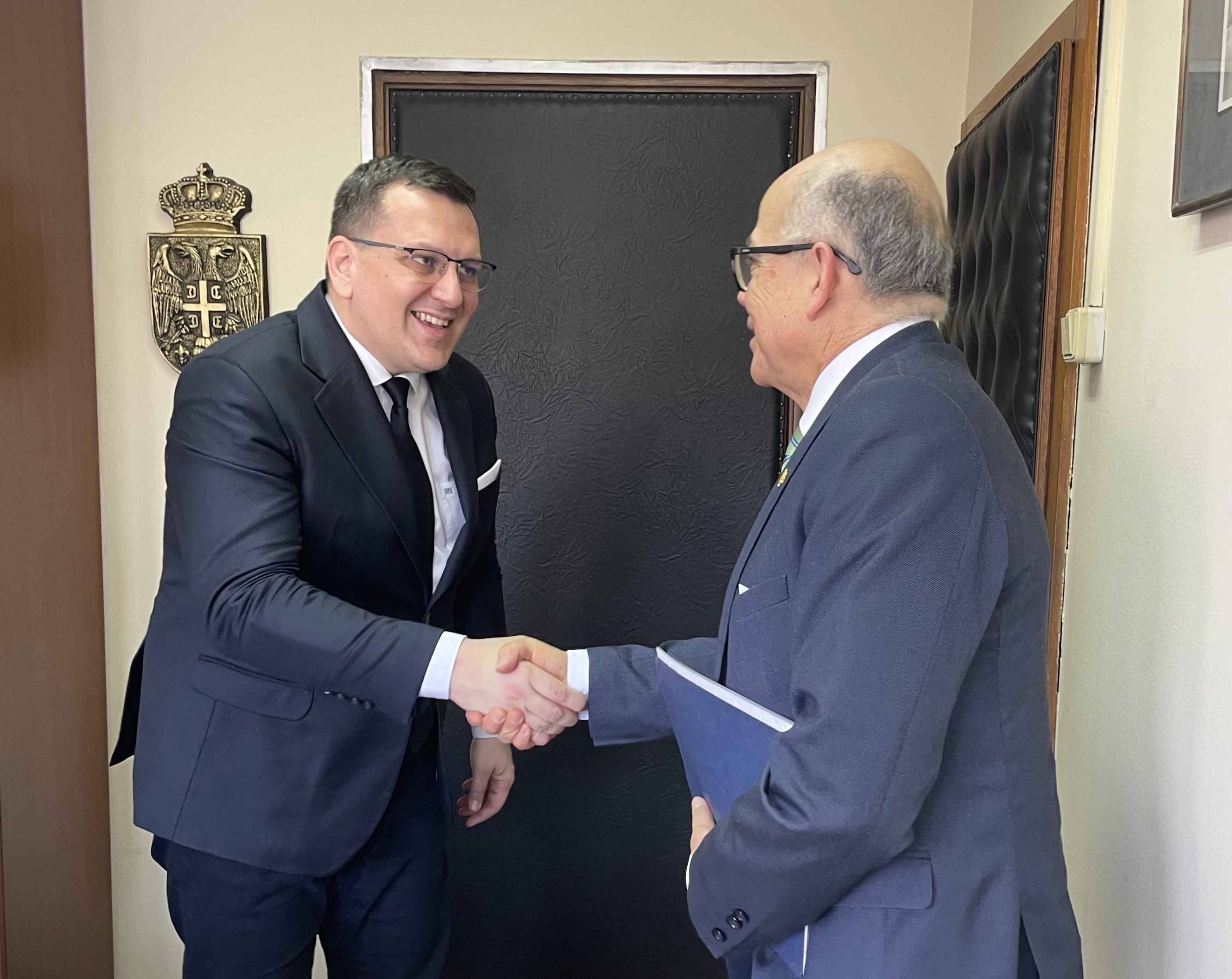 Embajador de Colombia se reúne con el Jefe del Departamento de Cooperación Internacional del Ministerio de Educación de Serbia