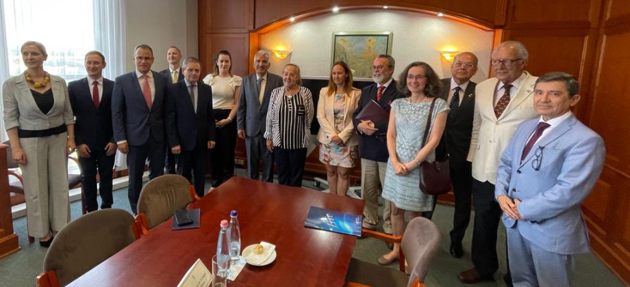 Encuentro con altos funcionarios del sector comercio del Ministerio de Relaciones Exteriores y Comercio de Hungría