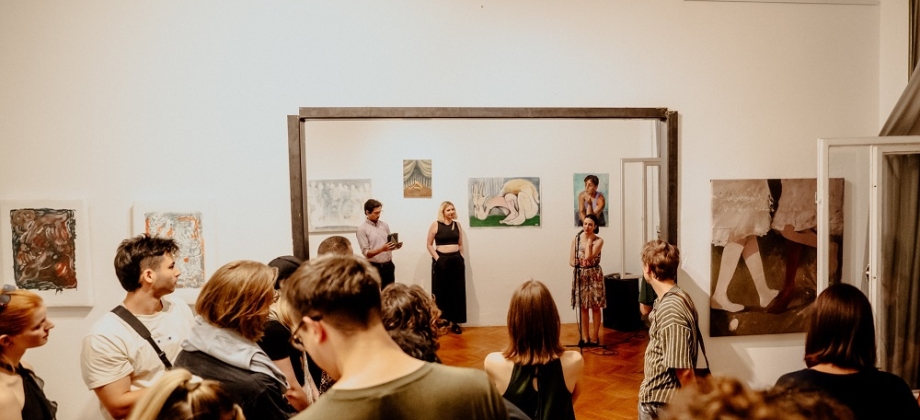 Embajada de Colombia en Hungría acompañó la exposición de artistas colombianos en la Galería Turbina de Budapest