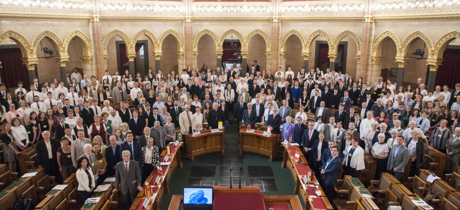 Conferencia en el Parlamento sobre lugares de peregrinación en América Latina y los países ibéricos