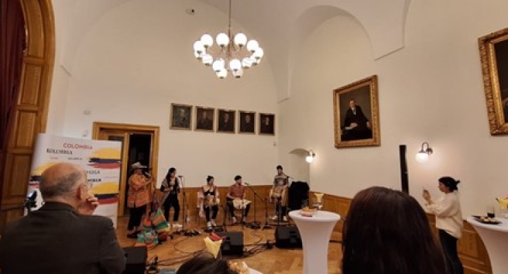 La Rueda - Grupo musical gaitas y tambores.
