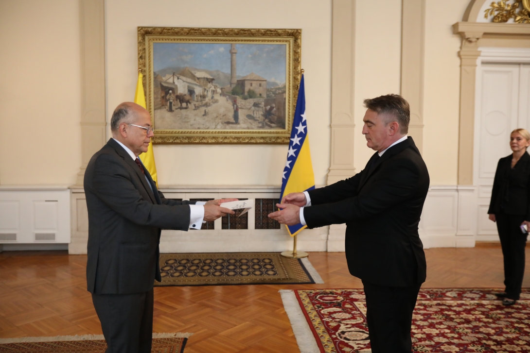 Embajador Ignacio Enrique Ruiz Perea presentó cartas credenciales ante el presidente de Bosnia y Herzegovina, S.E. Žéljko Komšić